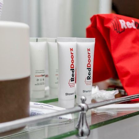 RedDoorz Plus @ Sawah Besar Dżakarta Zewnętrze zdjęcie
