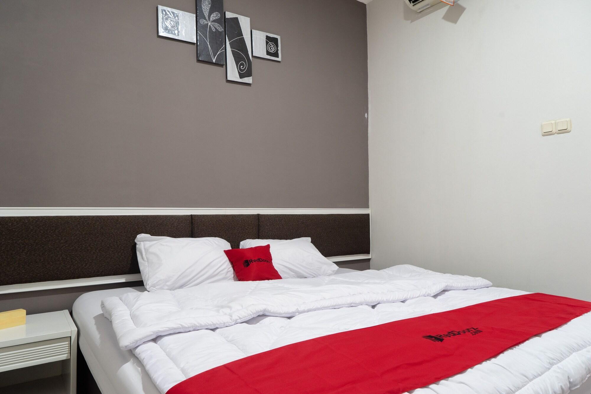 RedDoorz Plus @ Sawah Besar Dżakarta Zewnętrze zdjęcie
