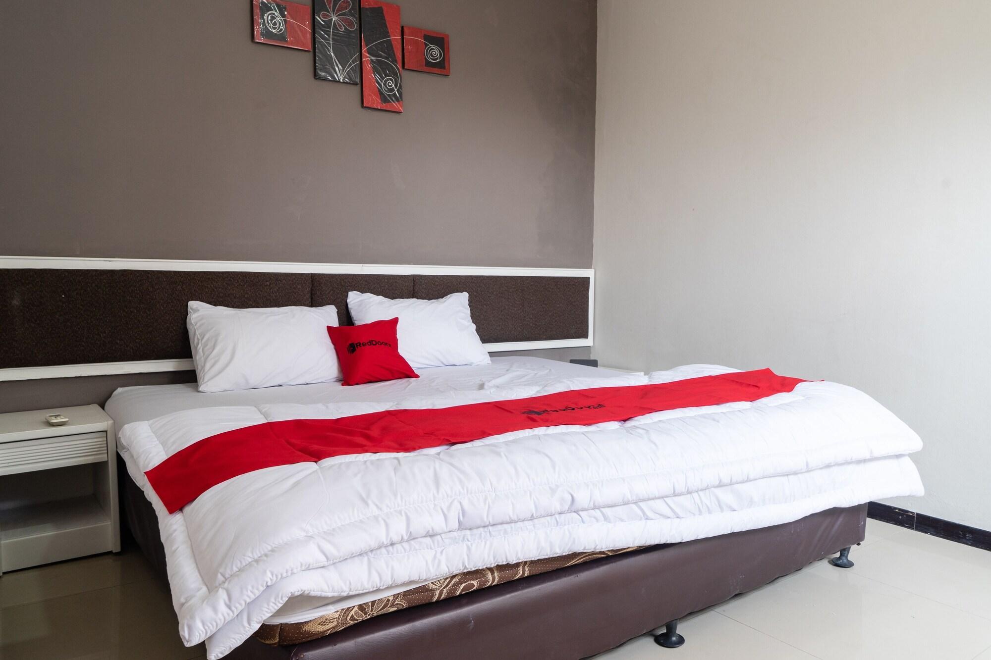 RedDoorz Plus @ Sawah Besar Dżakarta Zewnętrze zdjęcie