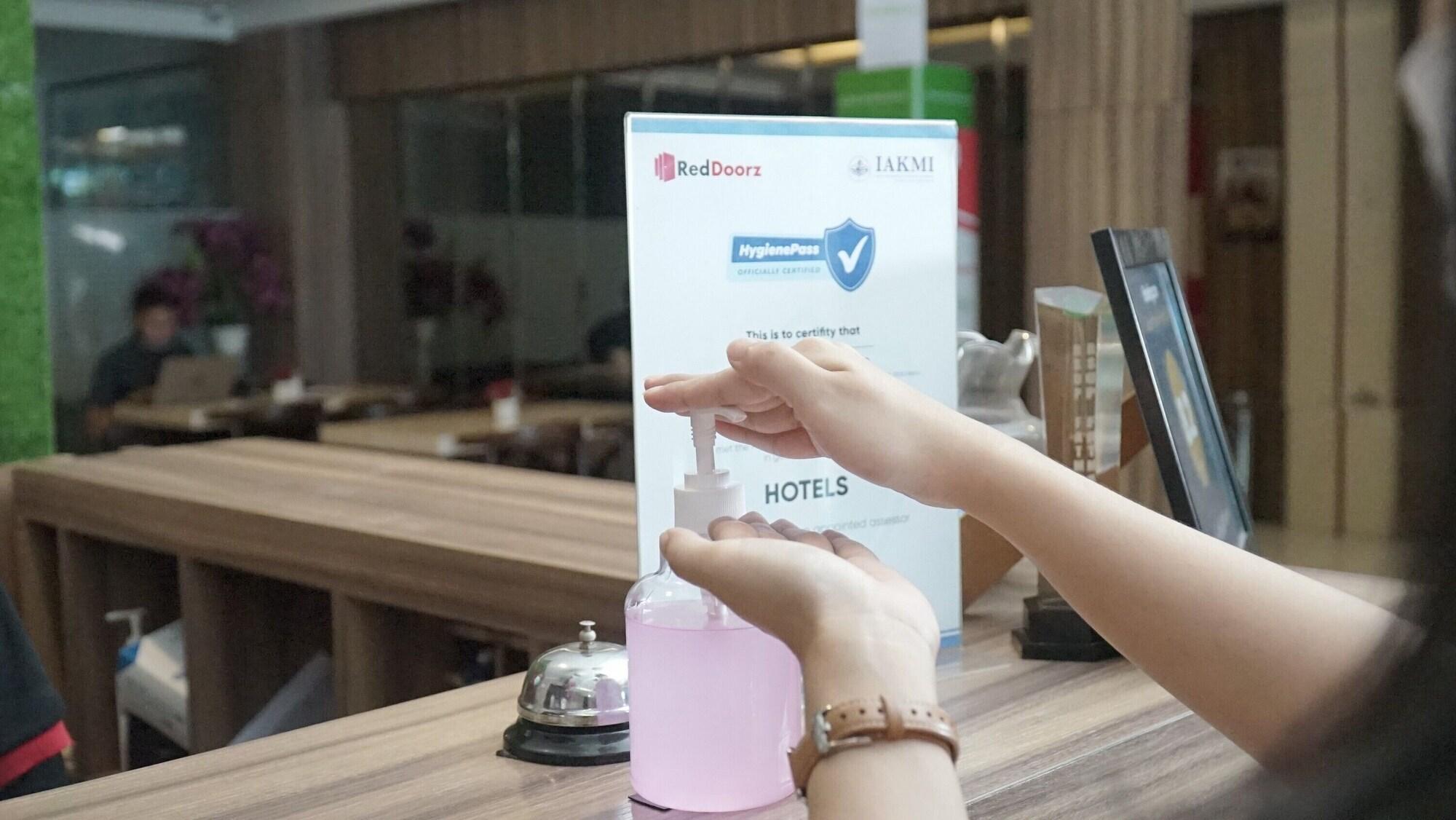 RedDoorz Plus @ Sawah Besar Dżakarta Zewnętrze zdjęcie