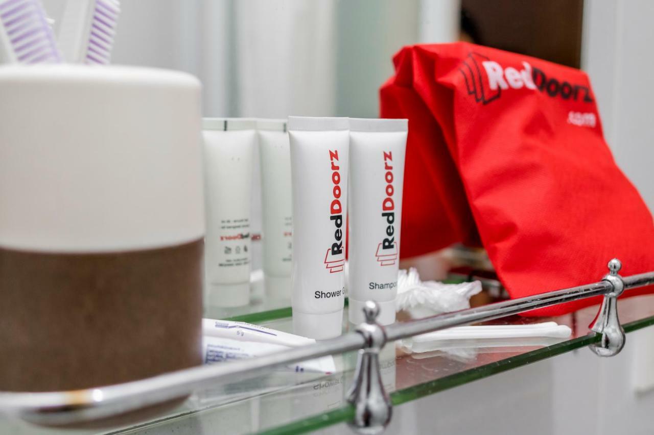 RedDoorz Plus @ Sawah Besar Dżakarta Zewnętrze zdjęcie
